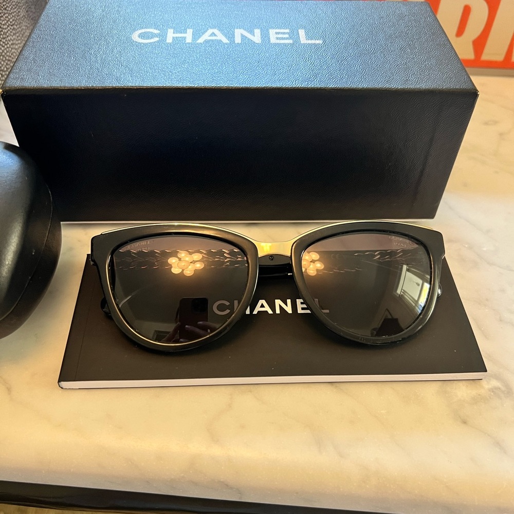 AUTHENTIC CHANEL black/gold chain sunglasses